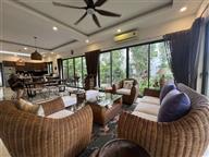 Cho thuê biệt thự xẻ khe Park River Ecopark, nhà rất đẹp, như resort